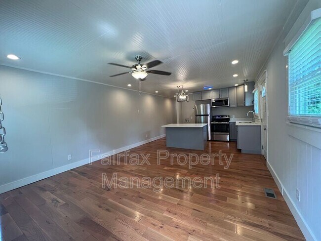 Foto del edificio - 1210 Gearwood Ave