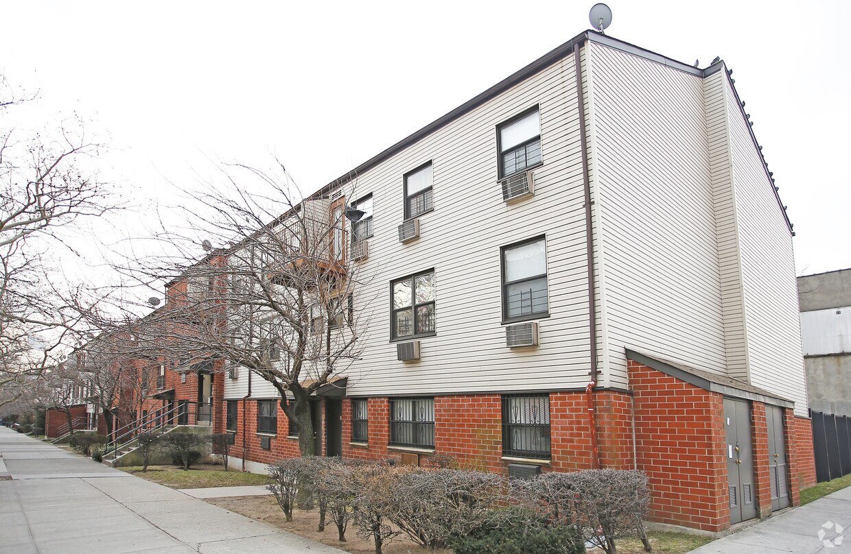 Brownsville Gardens Apartments Brooklyn Ny Apartments Com