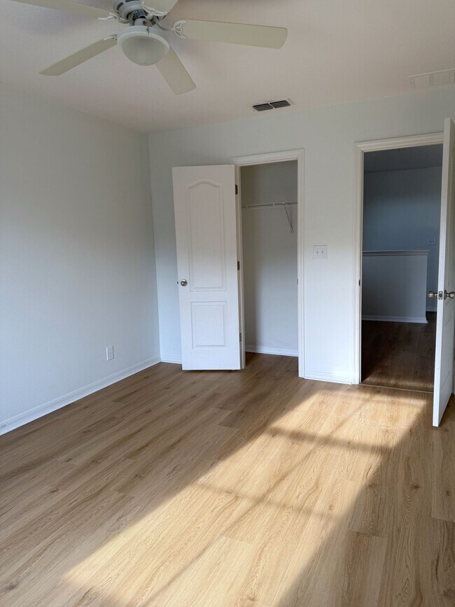Foto del edificio - 3648 Briar Run Dr