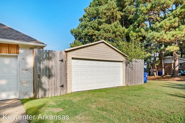 Building Photo - 4 br, 2 bath House - 522 Oakwood St