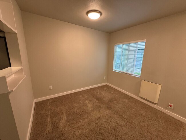 Building Photo - 2726 - MDL Capital Partners