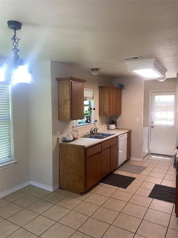 Building Photo - 150 Sendero Dr