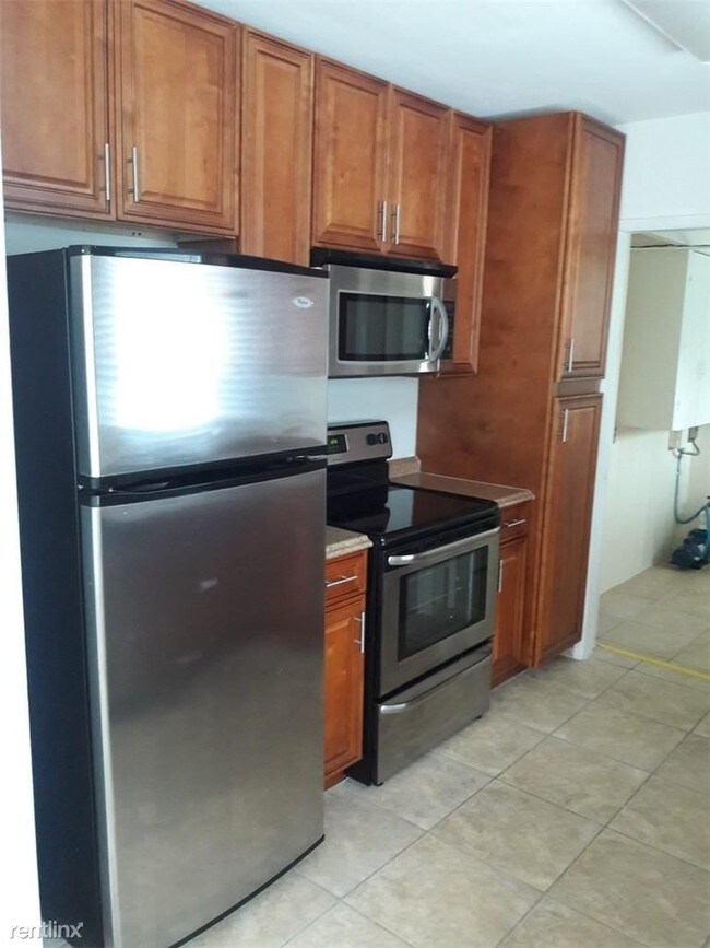 Building Photo - 3 br, 2 bath House - 4650 NE 1st Ter