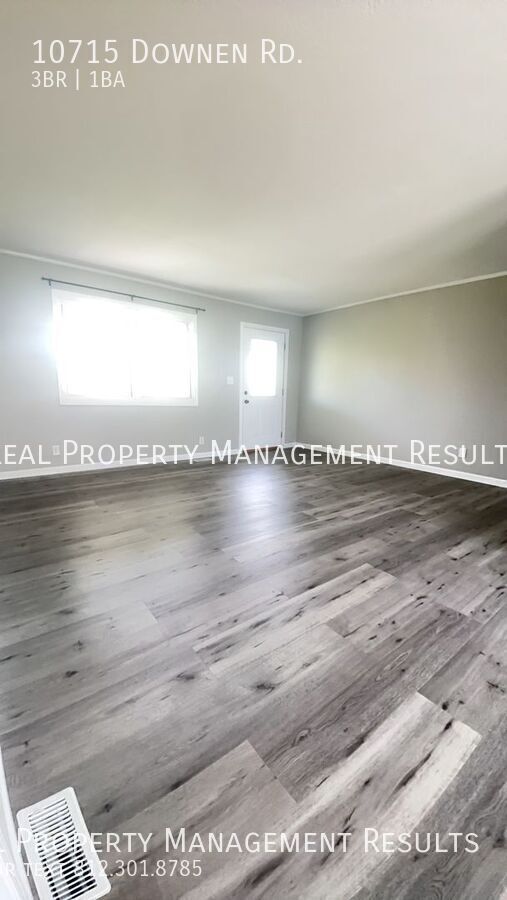 Foto del edificio - 10715 Downen Rd