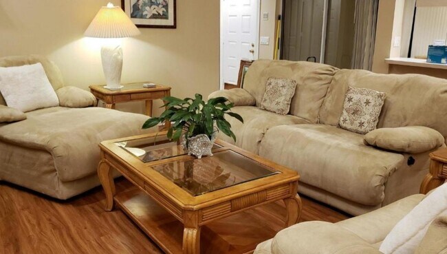 Foto del edificio - 9801 Chapman Oak Ct