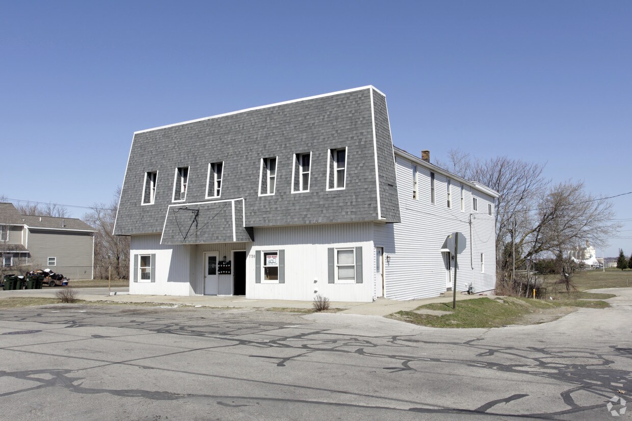 Primary Photo - 730 W Washington Ave