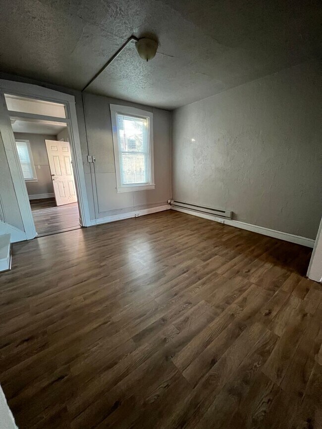 Foto del edificio - Remodeled 2BR house with courtyard