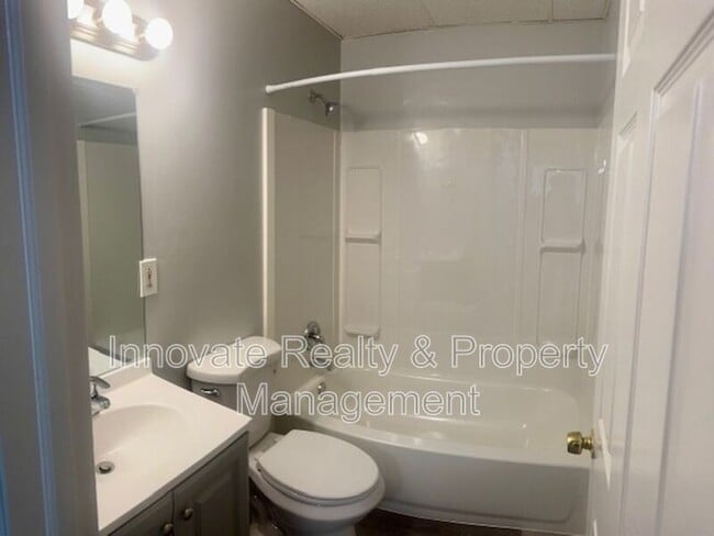 Foto del edificio - 29 Logan Ave