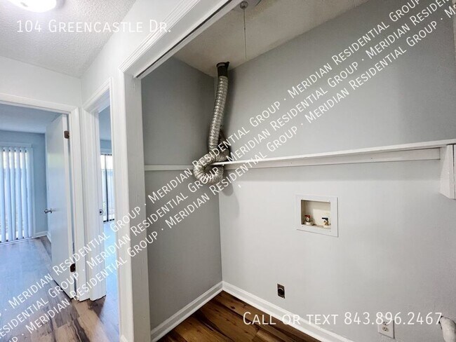 Foto del edificio - 104 Green Castle Dr