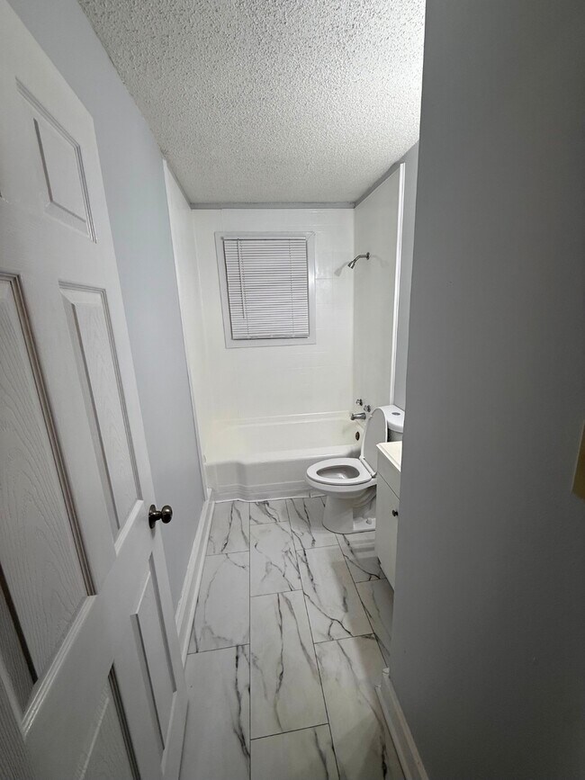 Building Photo - 3221 Wolfe St