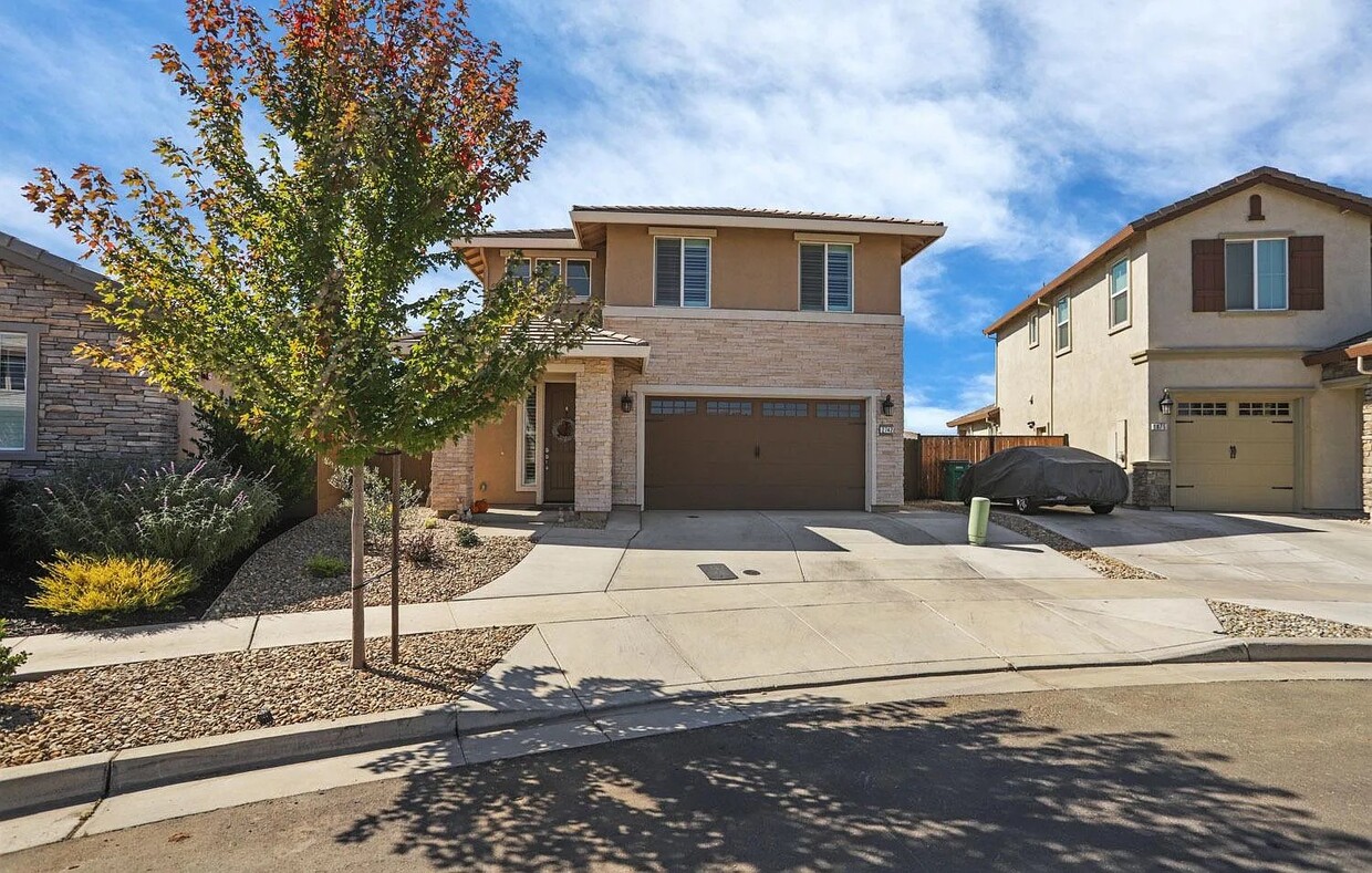 Primary Photo - 2742 Carnation Way