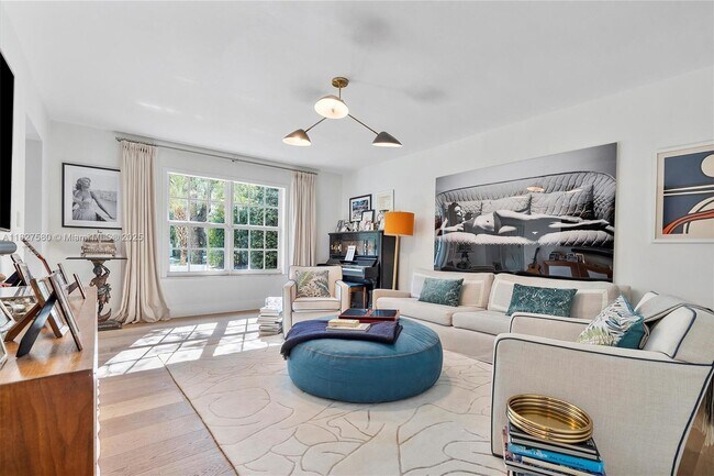 Foto del edificio - 607 Melaleuca Ln