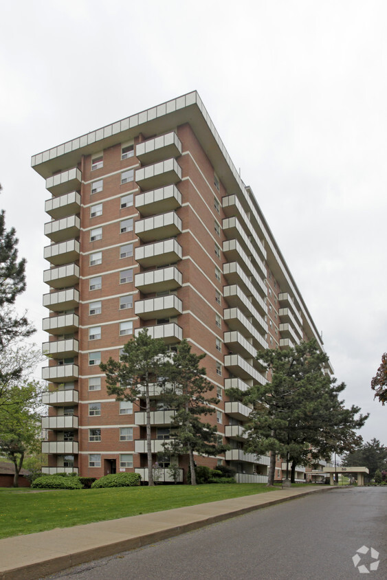 Primary Photo - Bayview Towers