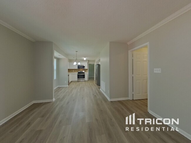 Building Photo - 12425 High Valley Ln