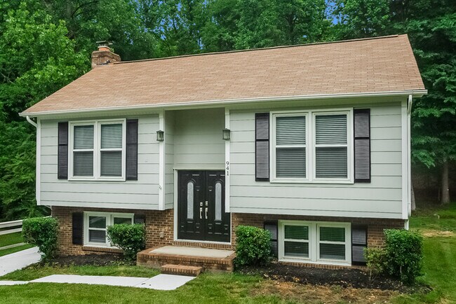 Foto del edificio - 941 Foxborough Rd