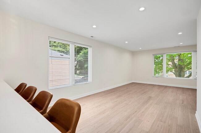 Foto del edificio - 511 Forest Ave