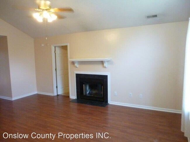 Building Photo - 4 br, 2 bath House - 319 Palamino Trail