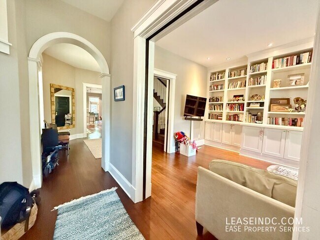Foto del edificio - 3307 18th St NW