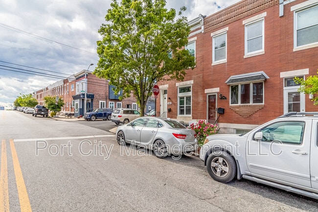 Building Photo - 3802 Hudson St