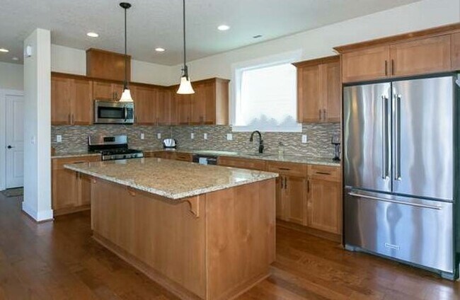Building Photo - Like NEW! Corner lot home in Beaverton's p...