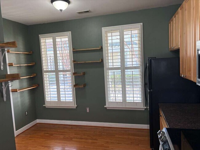 Cocina - 605 Spring St