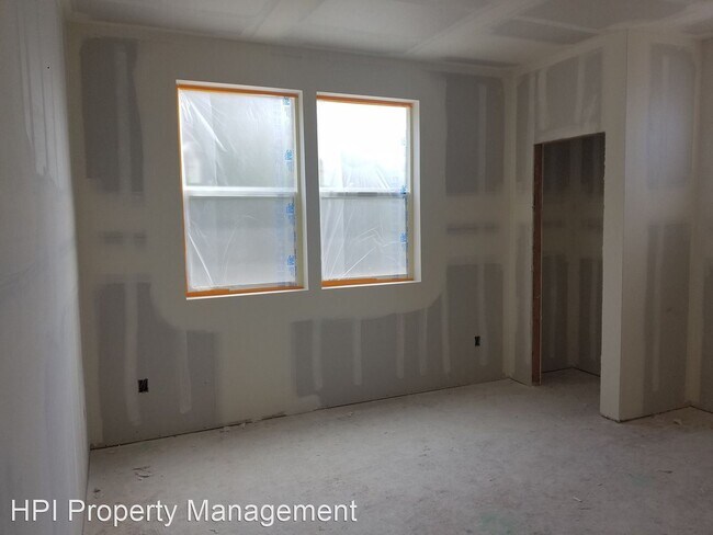 Building Photo - 2 br, 1 bath House - 9999 Main St.