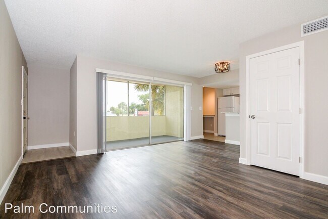 Foto del edificio - 7950 Blind Pass Rd