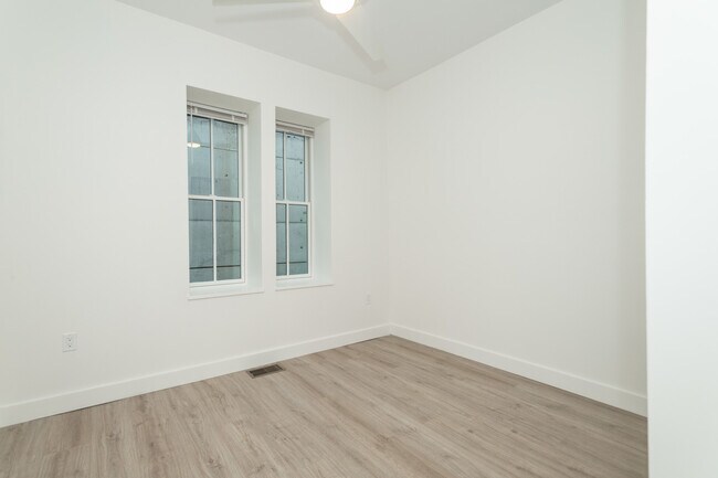 Building Photo - 1508 Tremont St