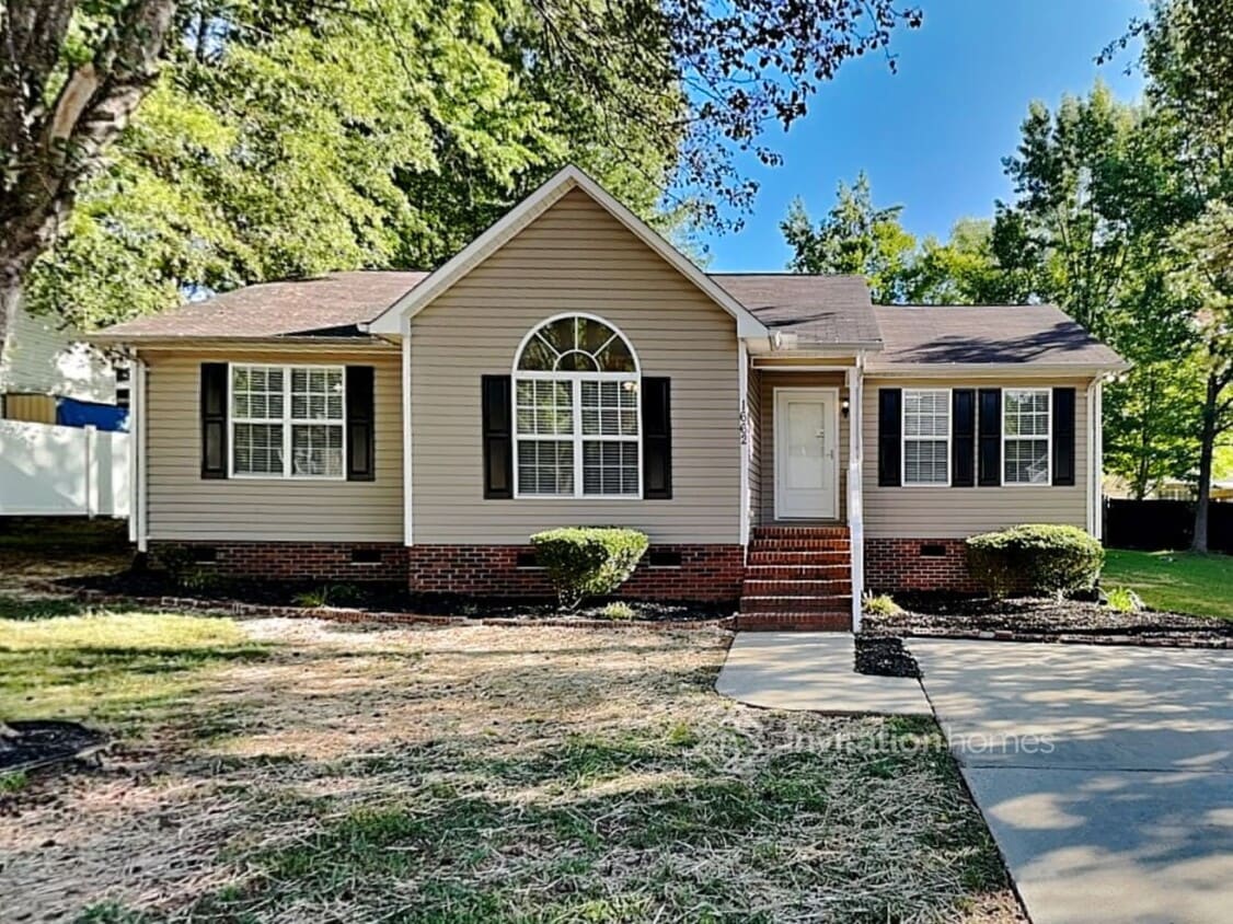Primary Photo - 1662 Barbara Ann Cir