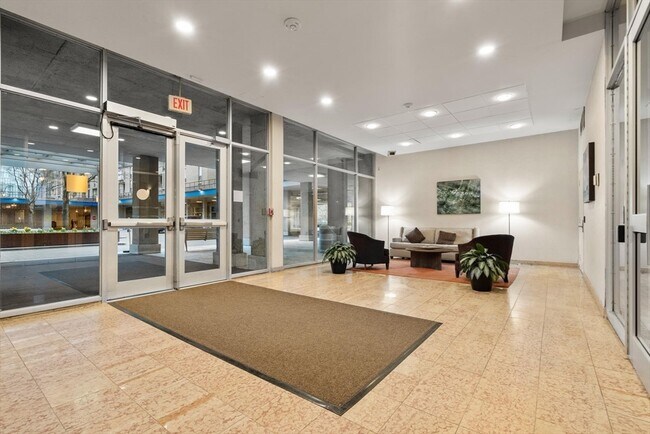 Foto del edificio - 77 Pond Ave