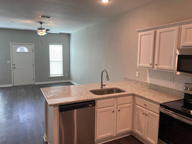 Building Photo - 2272 Del Carmel Way