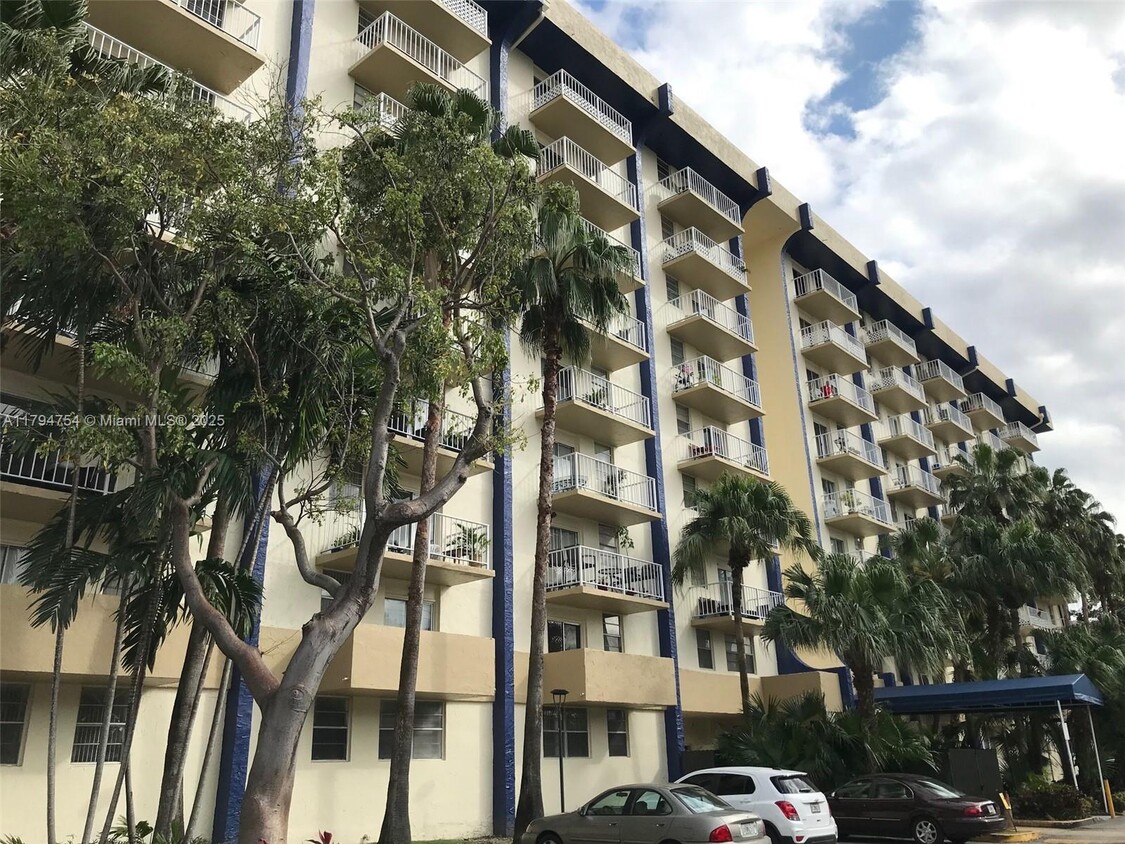 Foto principal - 801 NW 47th Ave