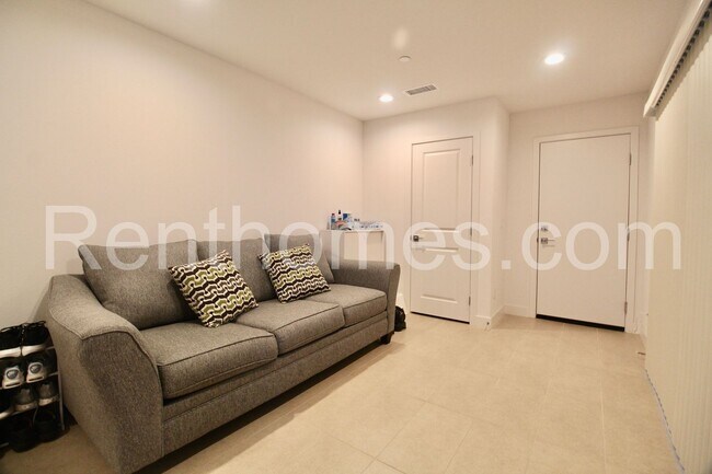 Building Photo - Sorrento Mesa, 8055 Silvercrest Wy, 3.2 kw...