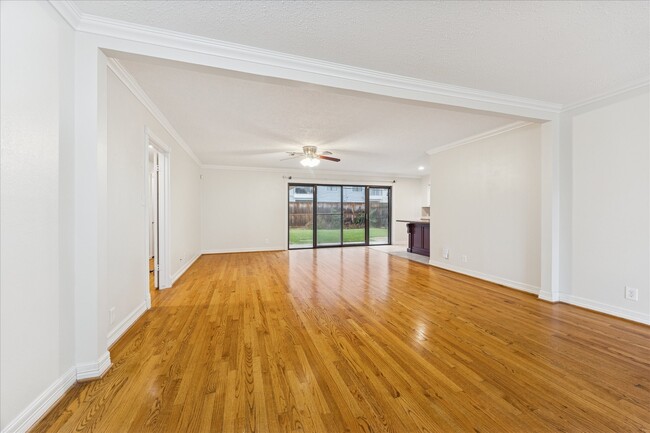 Building Photo - 1807 Locksford St