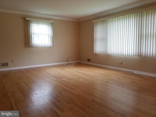 Foto del edificio - 9210 Maple Rock Dr