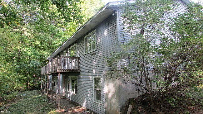 Foto del edificio - 3 br, 1.5 bath Duplex - 2582 32nd St SE 25...