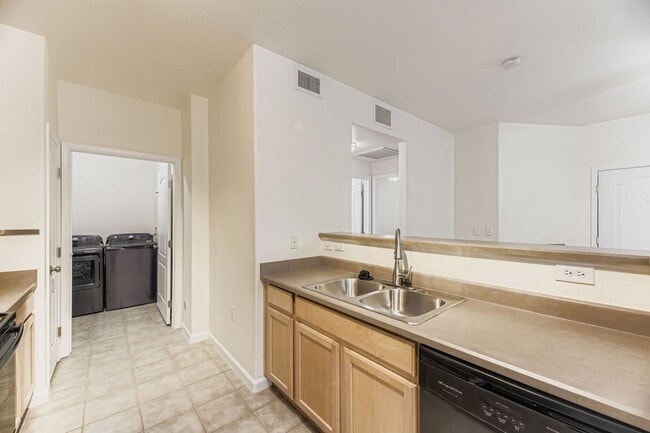 Building Photo - Bright, Updated Condo in Sought-After Skyl...