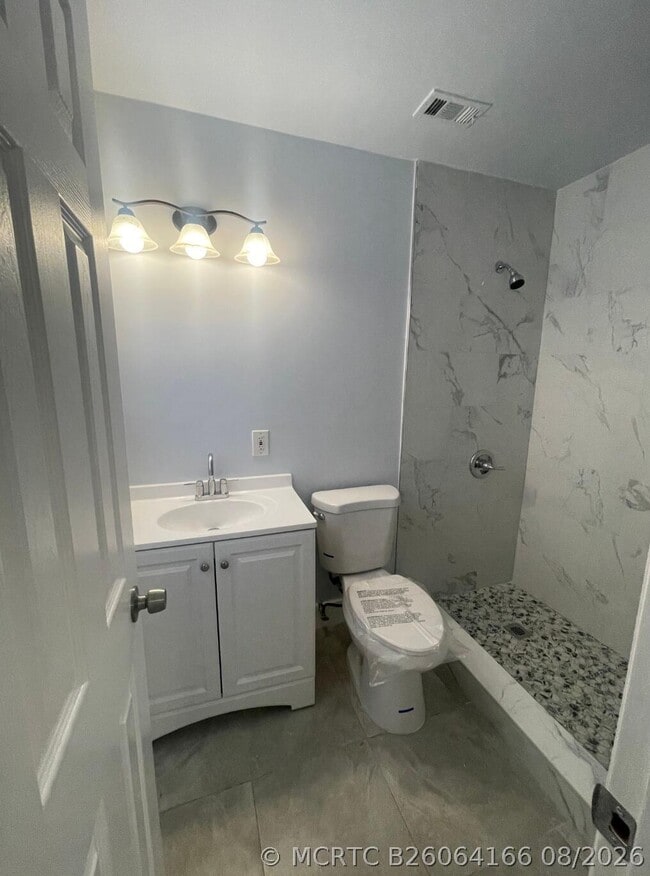Building Photo - 780 NE 46th Ct