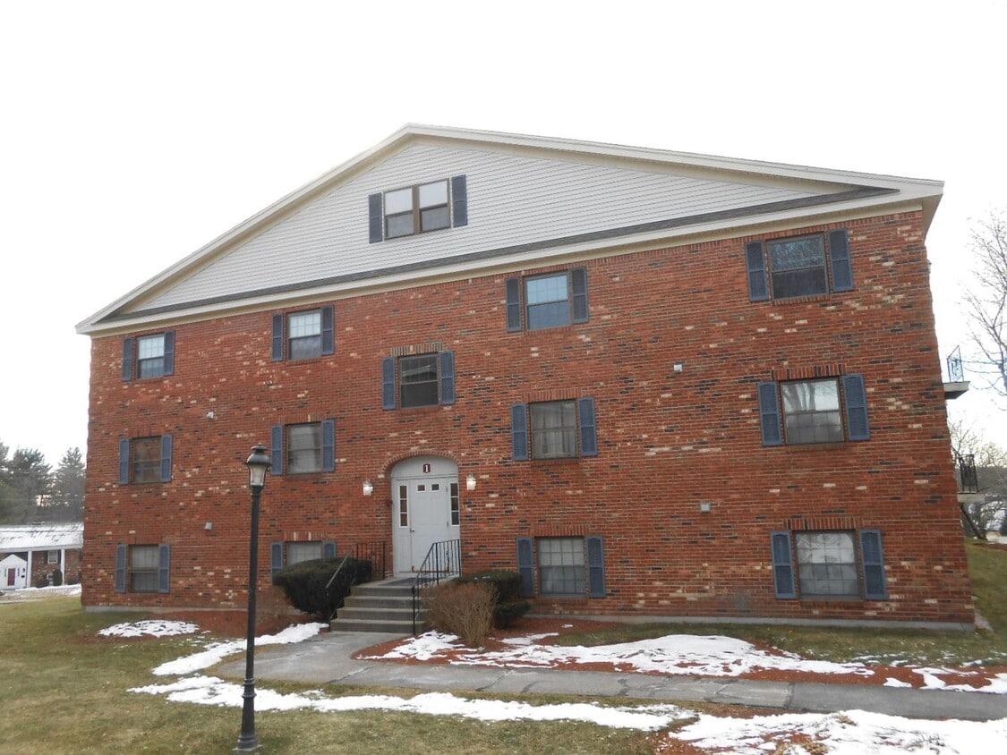 Primary Photo - Derry Fieldstone Terrace Condo For Rent!