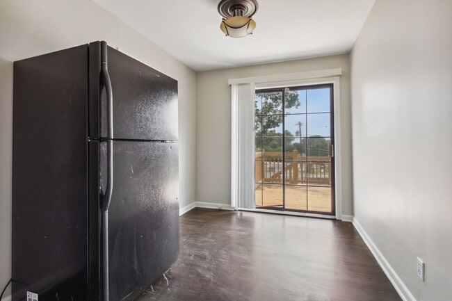 Building Photo - Beautiful 3BR/2BA With 1 Car Garage!