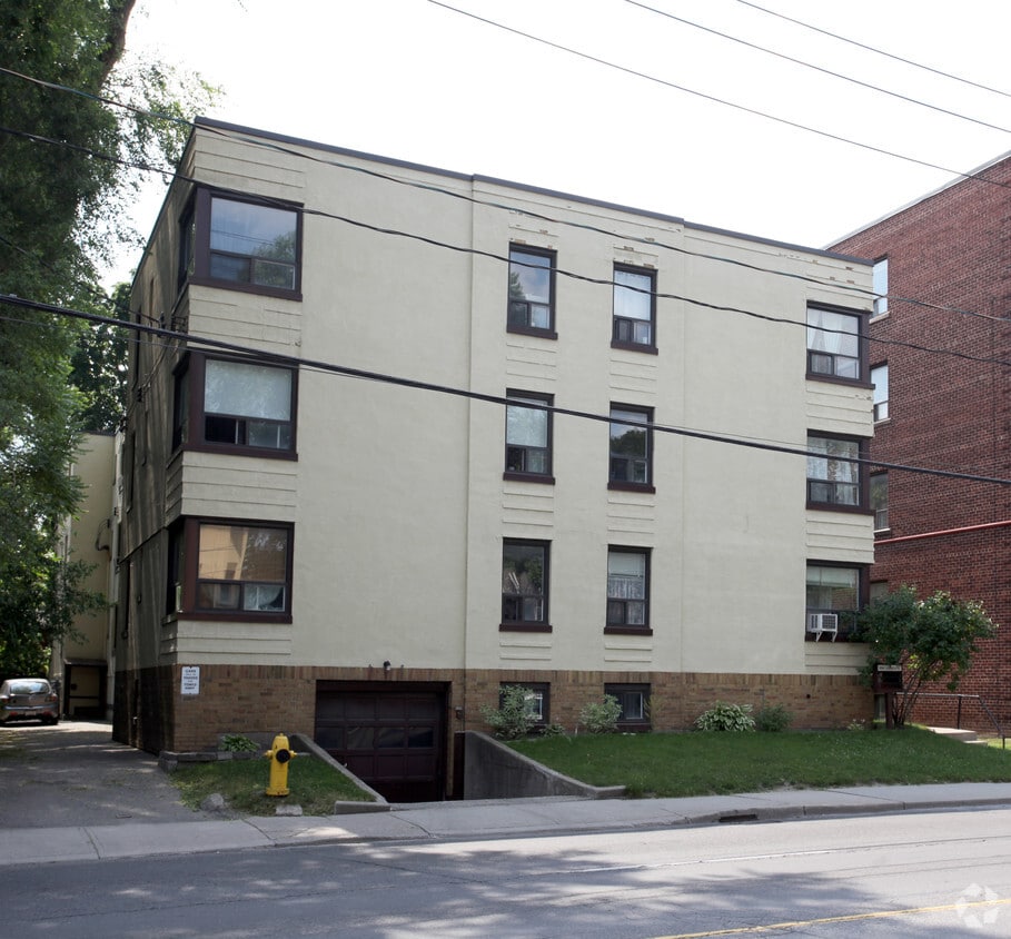 Primary Photo - 1594 Bathurst St
