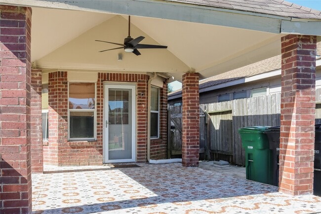 Building Photo - 14123 Autumn Ridge Trail Dr