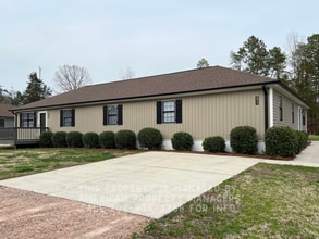 Building Photo - 311 Rustic Rd