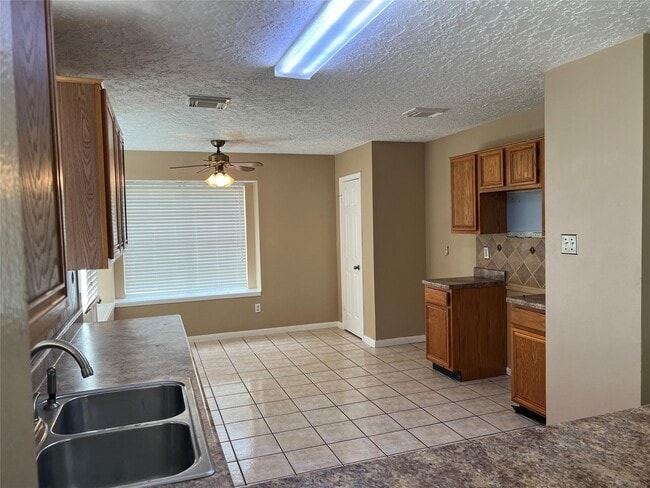 Building Photo - 13967 Dentwood Dr