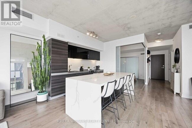 Building Photo - 1190 Dundas St E