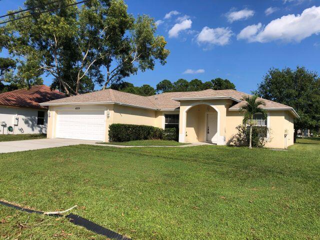 Foto principal - 4219 SW Daemon St