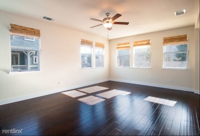 Building Photo - 3 br, 3 bath Condo - 1107 Interlaken Terrace