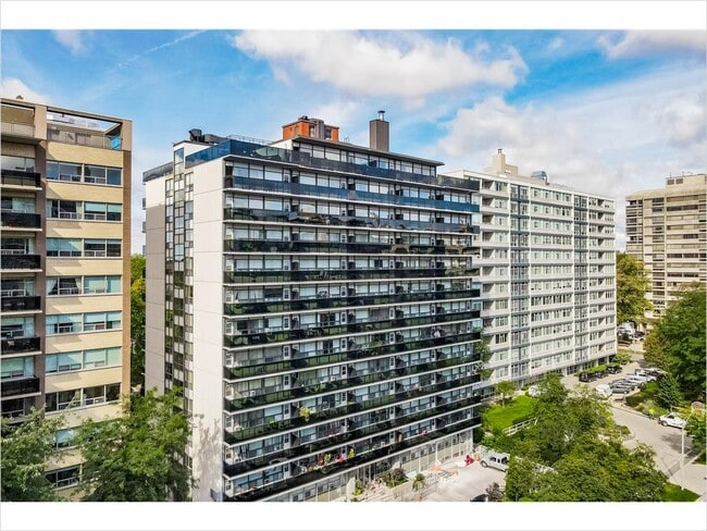 Building Photo - 494 Avenue Rd