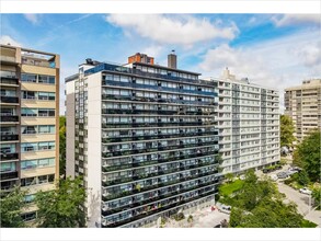 Building Photo - 494 Avenue Rd