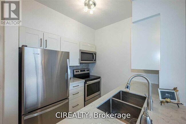 Building Photo - 155 Beecroft Rd